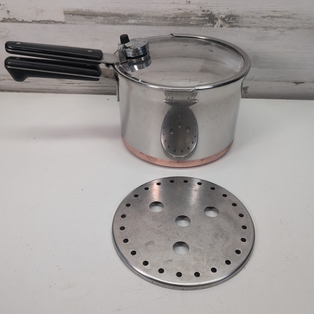 Revere Ware 1801 4 Qt Pressure Cooker Copper Bottom with Trivet
